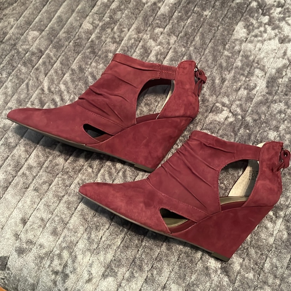 Seychelles Overjoyed Cutout Ankle Bootie